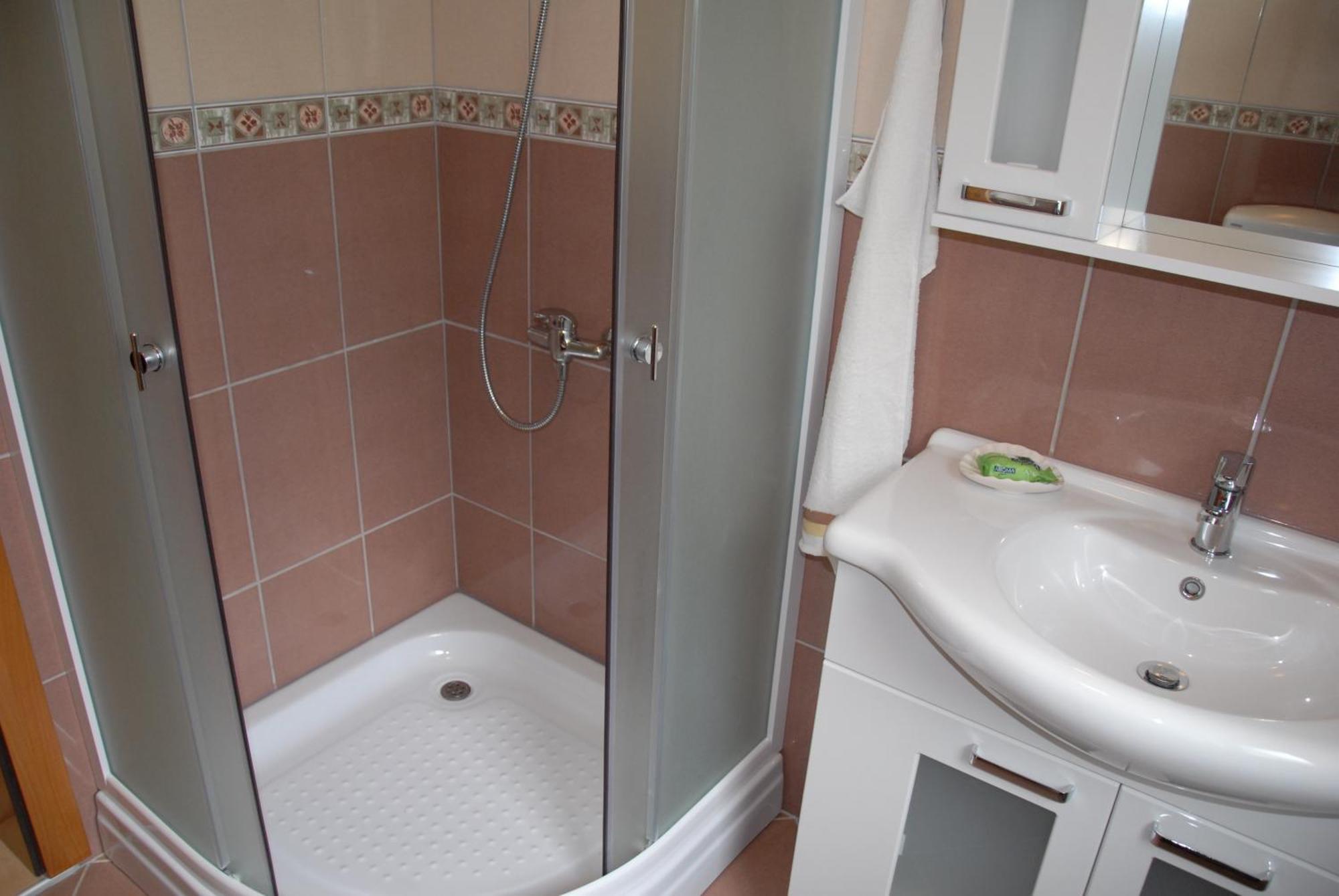 Guest House Evropa 2 Ulcinj Exterior photo