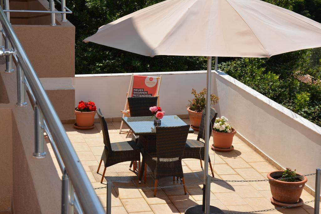Guest House Evropa 2 Ulcinj Exterior photo